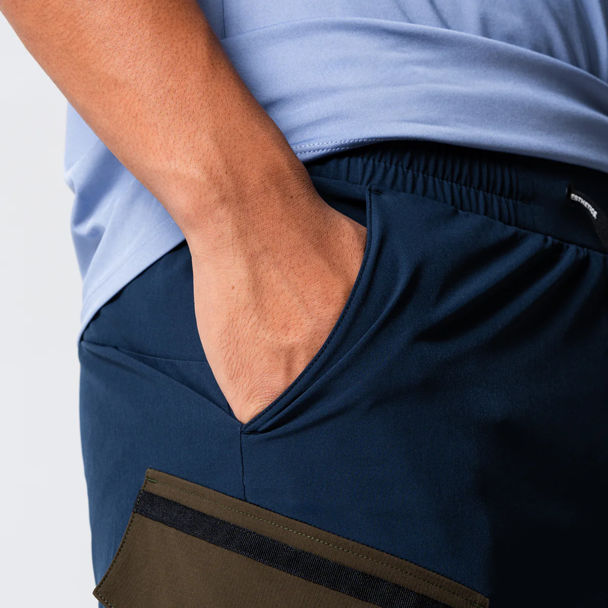 Color Blocking Functional Cargo 9 inch Running Shorts for Men - Image 35