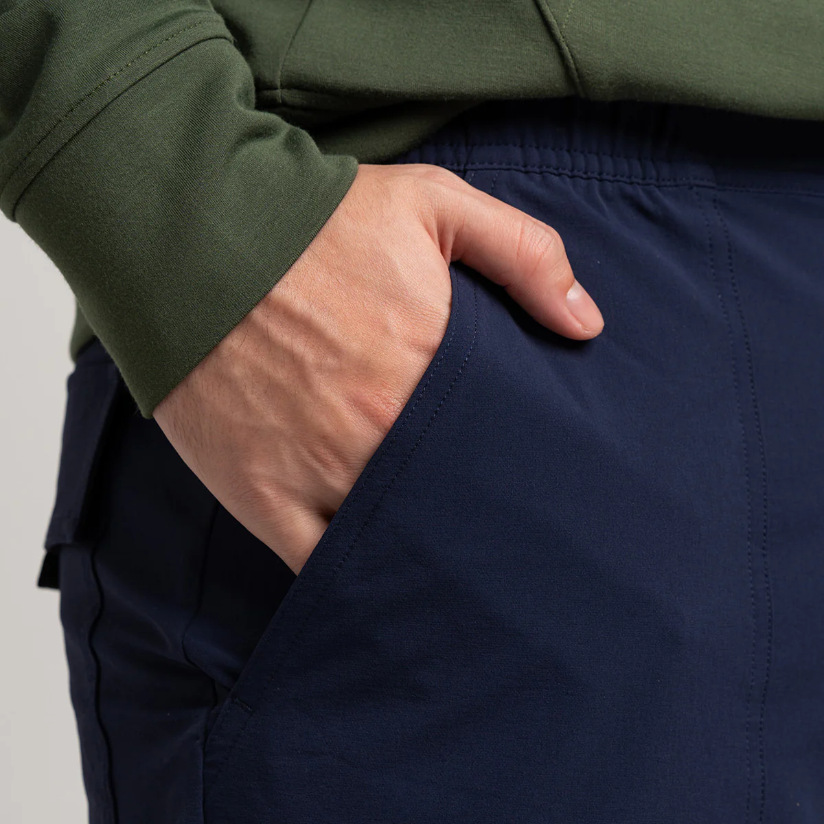 Water Resistant Functional Trendy Cargo Pants for Men - Image 15